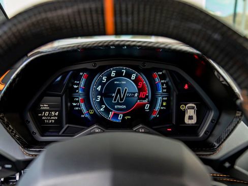 Used 2018 Lamborghini Aventador S image 17