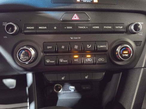 Used 2022 Kia Sportage LX w/ LX AWD Value Edition Package image 16