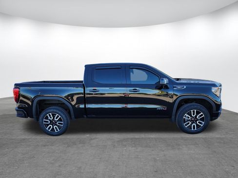Used 2025 GMC Sierra 1500 AT4 w/ AT4 Premium Package AWD/4WD image 4