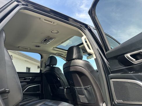 Used 2025 Kia Telluride S AWD/4WD image 22