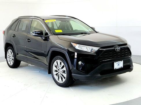 Used 2021 Toyota RAV4 XLE Premium AWD/4WD image 7