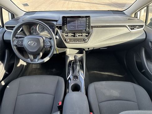 Used 2022 Toyota Corolla LE image 14