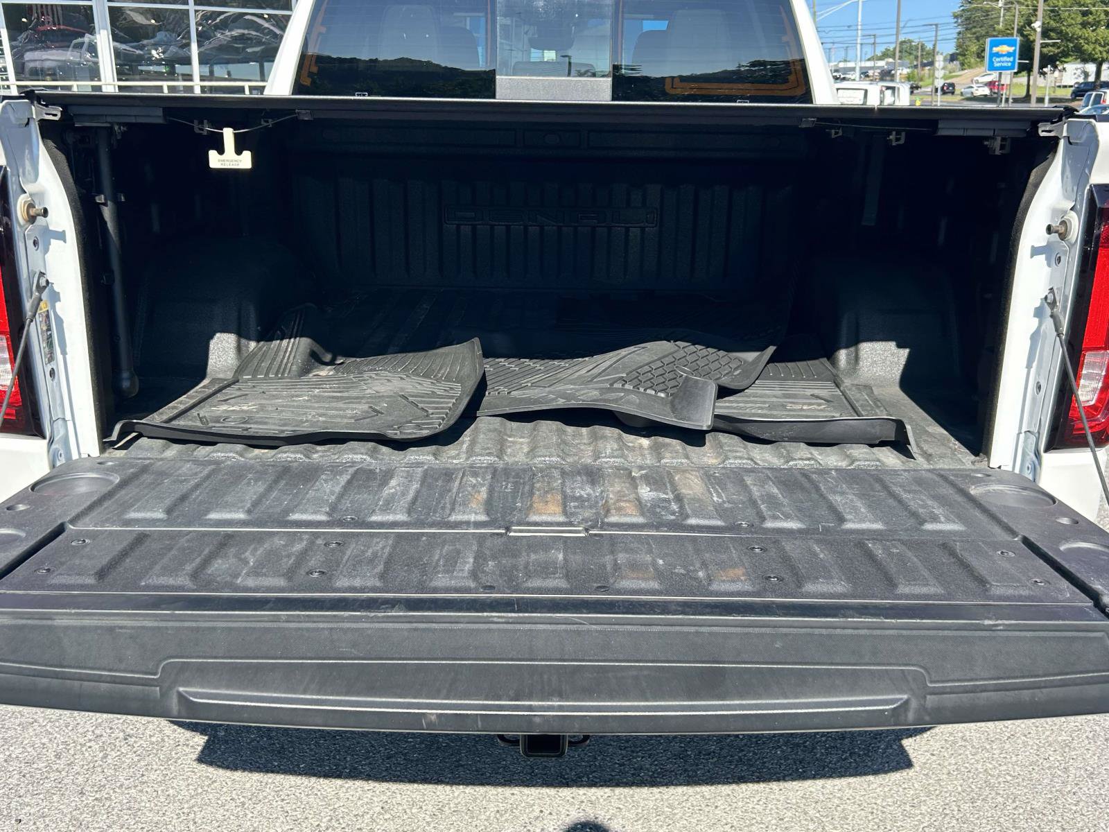 Used 2024 GMC Sierra 1500 Denali w/ Technology Package AWD/4WD image 14