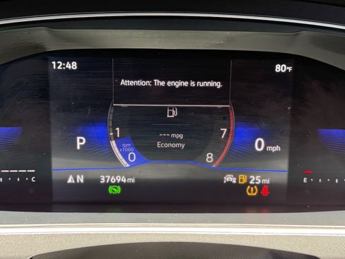 Used 2023 Volkswagen Tiguan SE w/ Panoramic Sunroof Package FWD image 21