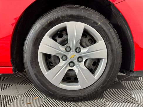 Used 2018 Chevrolet Cruze LS image 40