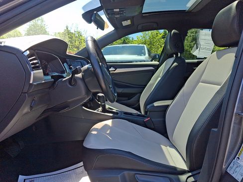 Used 2019 Volkswagen Jetta R-Line FWD image 13
