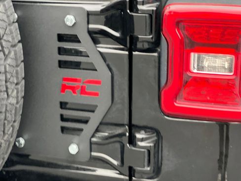 Used 2021 Jeep Wrangler Unlimited Sahara image 28