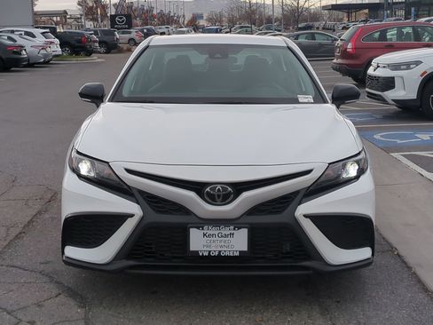 Used 2023 Toyota Camry SE image 12