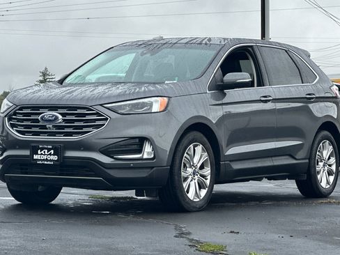 Used 2022 Ford Edge Titanium w/ Equipment Group 301A AWD/4WD image 9