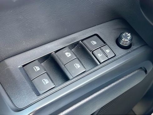 Used 2023 Toyota Tacoma SR AWD/4WD image 18