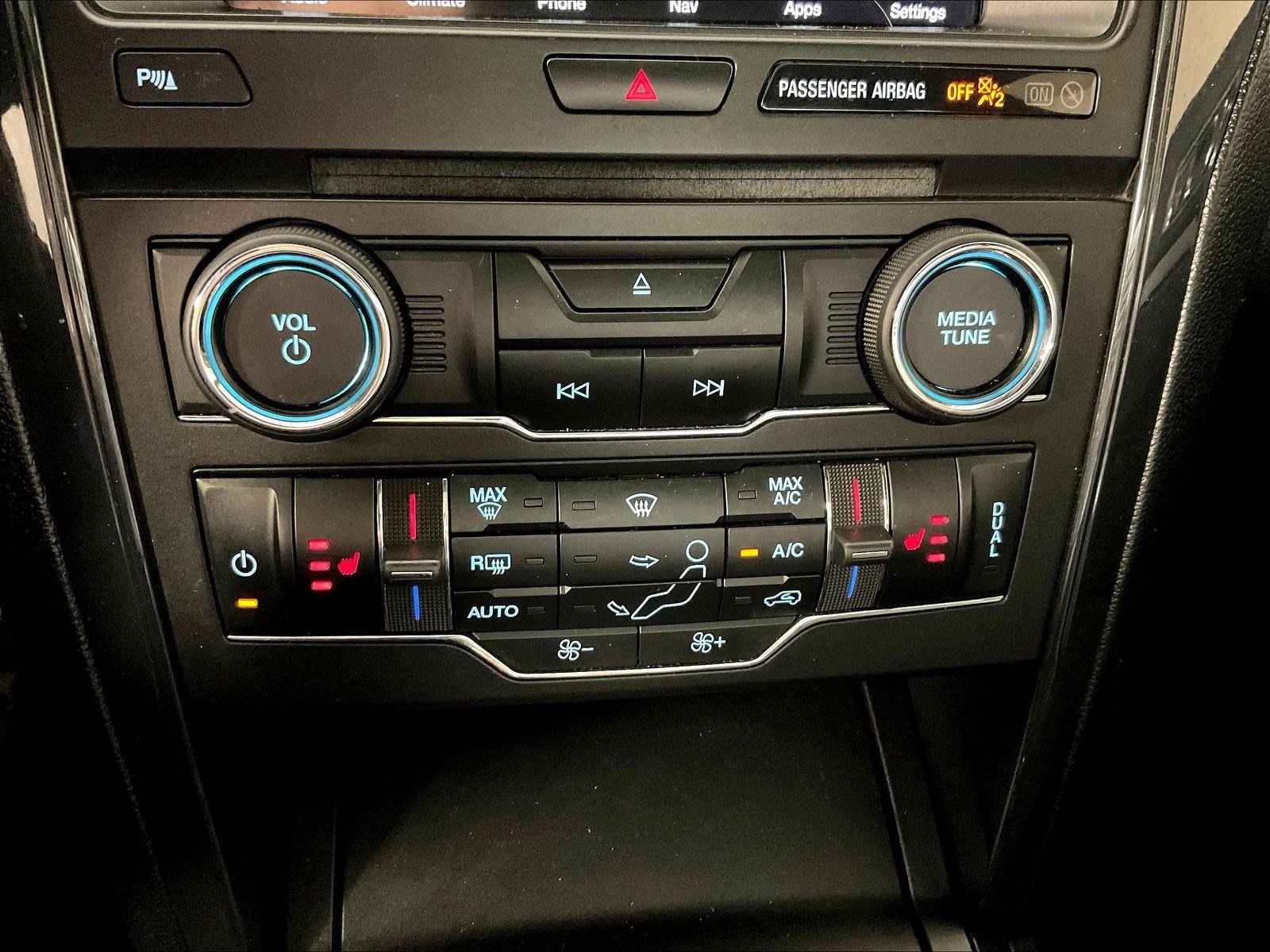 Used 2018 Ford Explorer XLT w/ Equipment Group 202A AWD/4WD image 36