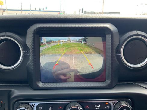 Used 2019 Jeep Wrangler Unlimited Sahara w/ Dual Top Group image 32