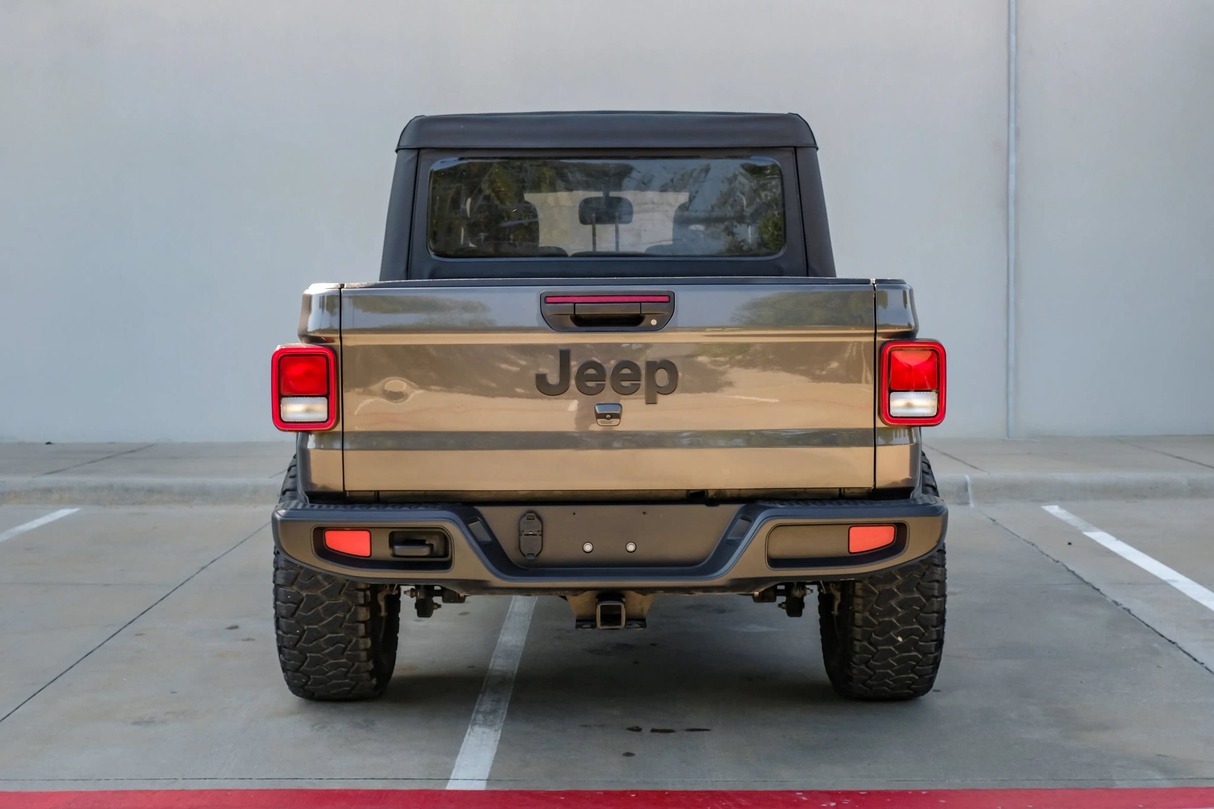 Used 2023 Jeep Gladiator Sport AWD/4WD image 12