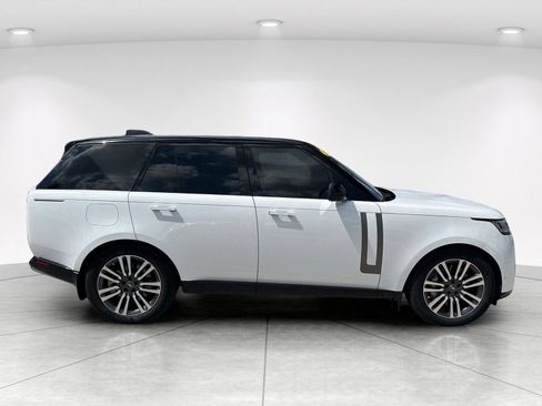 Used 2023 Land Rover Range Rover SE AWD/4WD image 3