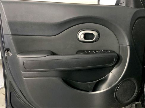 Used 2014 Kia Soul FWD image 23