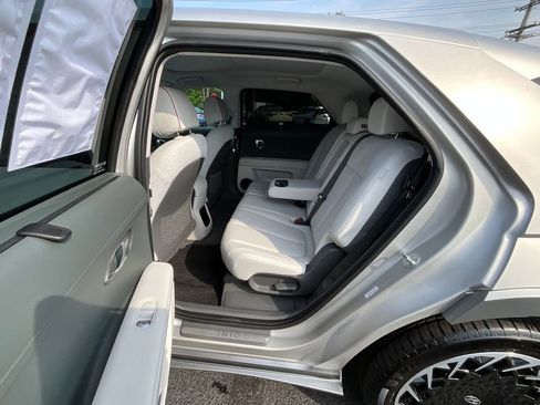 Used 2024 Hyundai Ioniq 5 Limited image 18