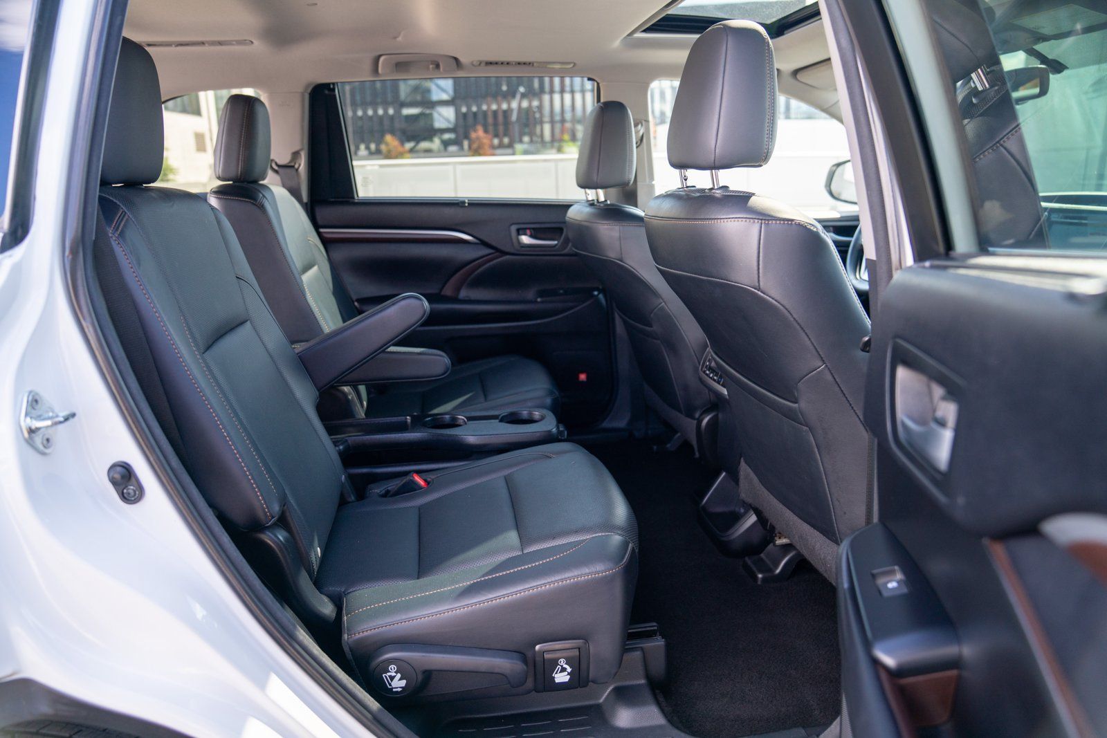 Used 2016 Toyota Highlander Limited AWD/4WD image 21