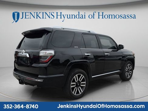 Used 2021 Toyota 4Runner Limited AWD/4WD image 3