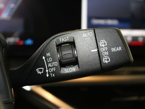 New 2026 BMW X5 M60i w/ Climate Comfort Package image 31