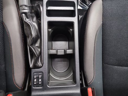 Used 2017 Subaru Crosstrek 2.0i Premium image 21