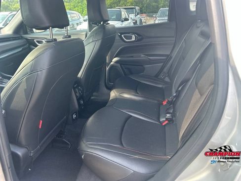 Used 2025 Jeep Compass Trailhawk AWD/4WD image 10