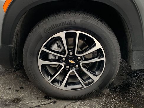 Used 2025 Chevrolet TrailBlazer LT w/ Driver Confidence Package image 28