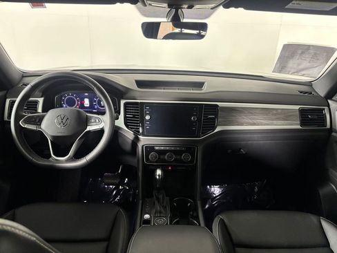 Used 2022 Volkswagen Atlas Cross Sport SE image 13