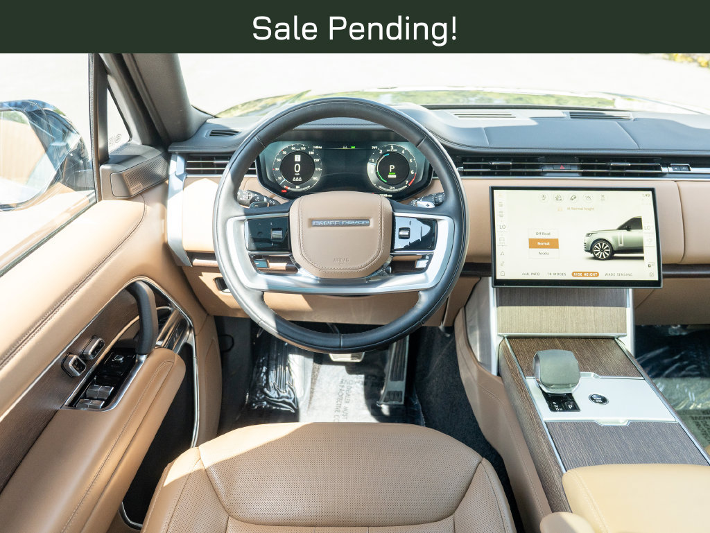Certified 2025 Land Rover Range Rover SE AWD/4WD image 13