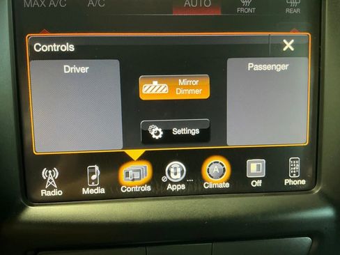 Used 2016 Jeep Cherokee Latitude w/ Comfort/Convenience Group FWD image 31