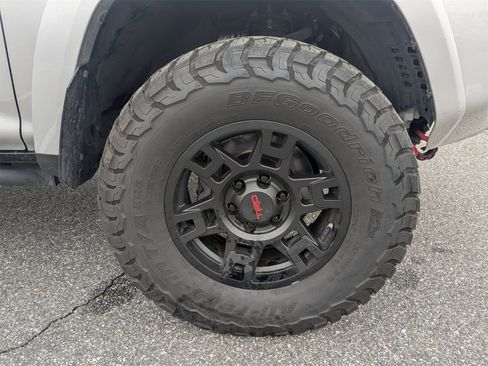 Used 2021 Toyota 4Runner TRD Off-Road image 11