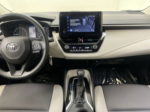 Used 2025 Toyota Corolla LE image 29