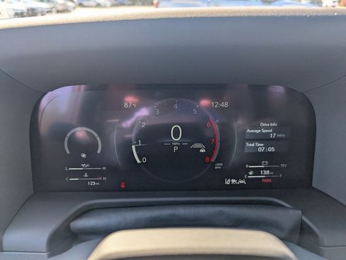 Used 2025 Lexus GX 550 w/ Accessory Package (Z1) image 29