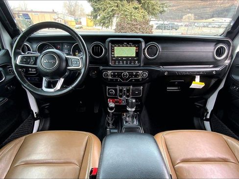 Certified 2022 Jeep Wrangler Unlimited Rubicon 4xe w/ Cold Weather Group image 15