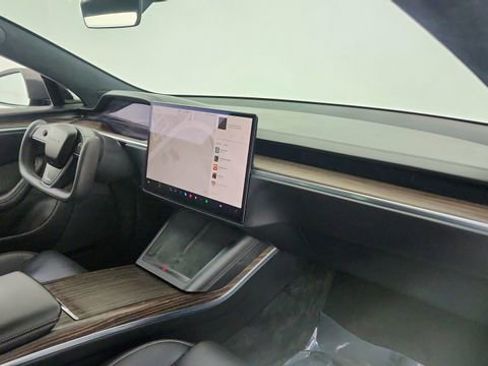 Used 2021 Tesla Model S Plaid image 21