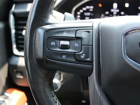 Used 2022 GMC Sierra 1500 Denali Ultimate AWD/4WD image 9