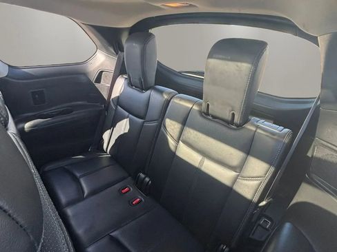 Used 2019 Nissan Pathfinder Platinum AWD/4WD image 24