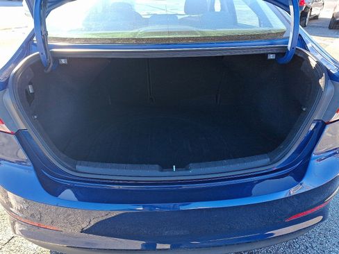 Used 2017 Hyundai Elantra SE image 29
