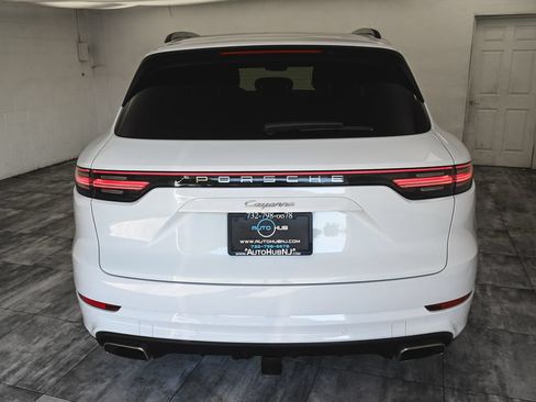 Used 2023 Porsche Cayenne AWD/4WD image 5