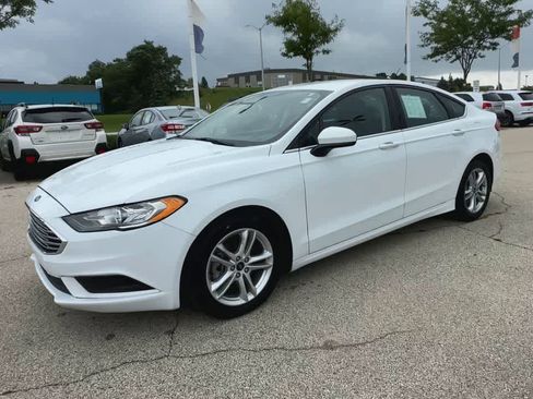 Used 2018 Ford Fusion SE image 4