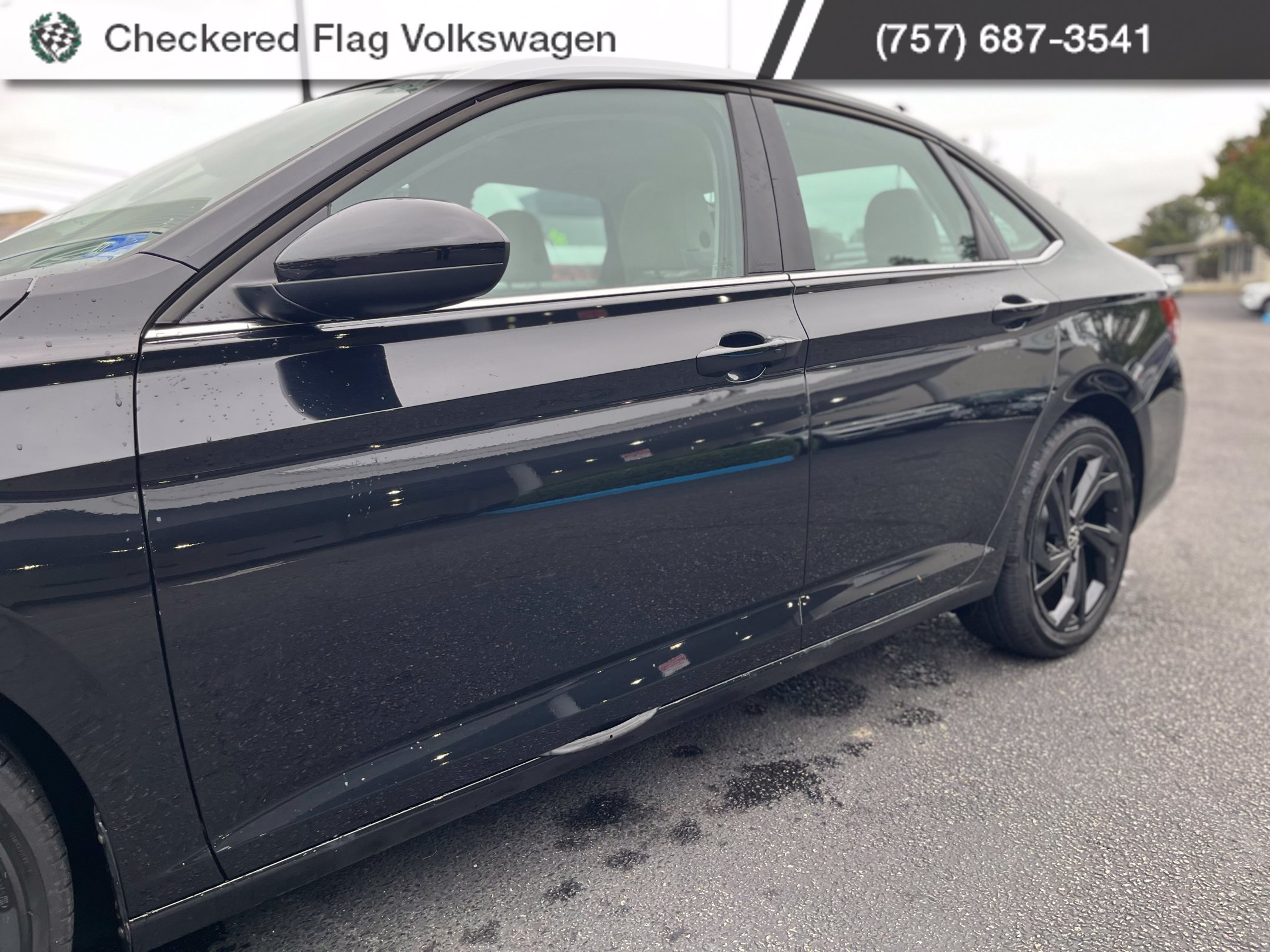 Used 2026 Volkswagen Jetta SE FWD image 3