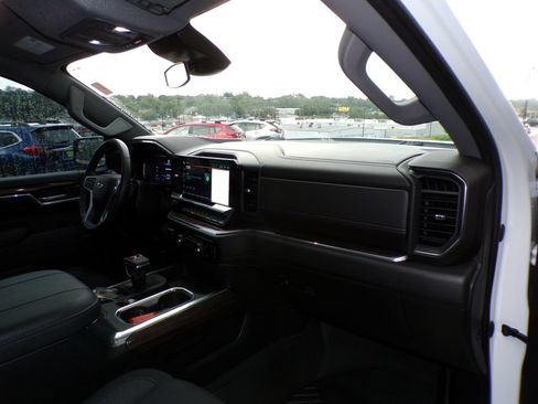 Used 2023 Chevrolet Silverado 1500 RST AWD/4WD image 14