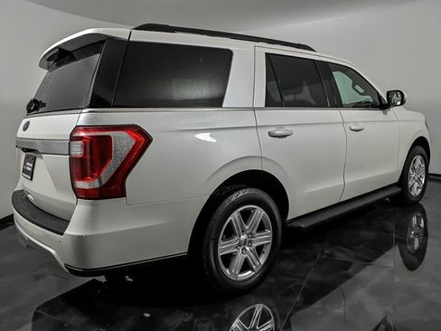 Used 2019 Ford Expedition XLT w/ Equipment Group 201A AWD/4WD image 8