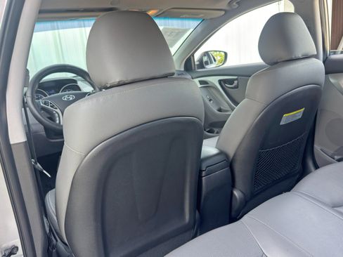 Used 2012 Hyundai Elantra Limited w/ Technology Pkg 5 FWD image 30