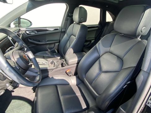 Used 2023 Porsche Macan AWD/4WD image 6