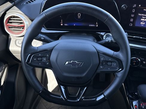 Certified 2024 Chevrolet Trax RS w/ Sunroof Package image 18