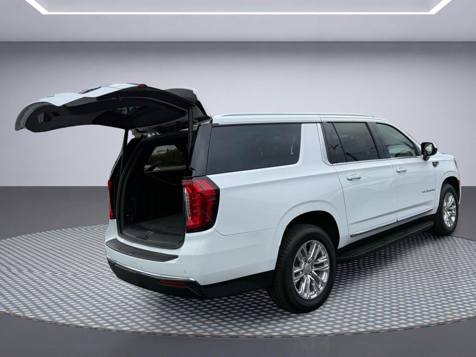 Used 2021 GMC Yukon XL SLT AWD/4WD image 9