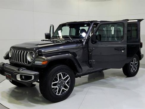 Used 2025 Jeep Wrangler Unlimited Sahara AWD/4WD image 30