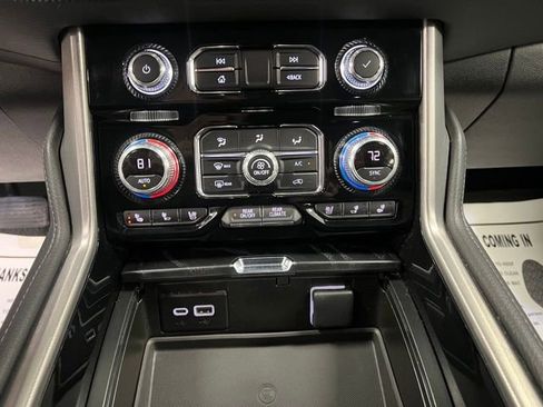 Used 2023 GMC Yukon Denali AWD/4WD image 36
