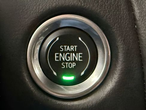 Used 2023 Chevrolet Suburban Premier AWD/4WD image 21