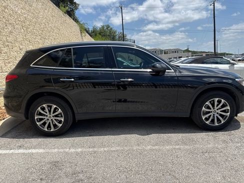 Used 2023 Mercedes-Benz GLC 300 4MATIC image 4